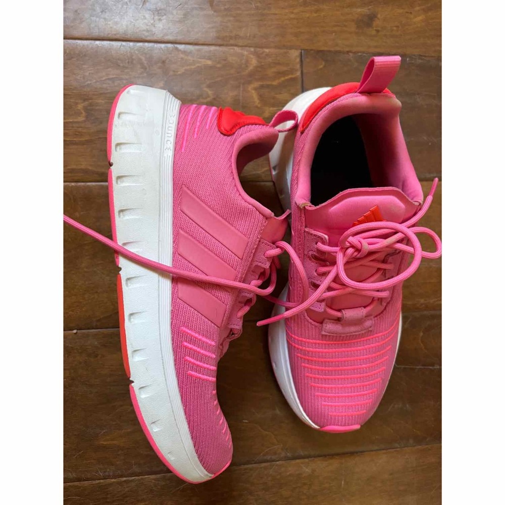 Adidas sneakers lightly used